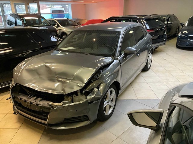 2019 audi a3 sportback schadewagen - afbeelding 1 van  34