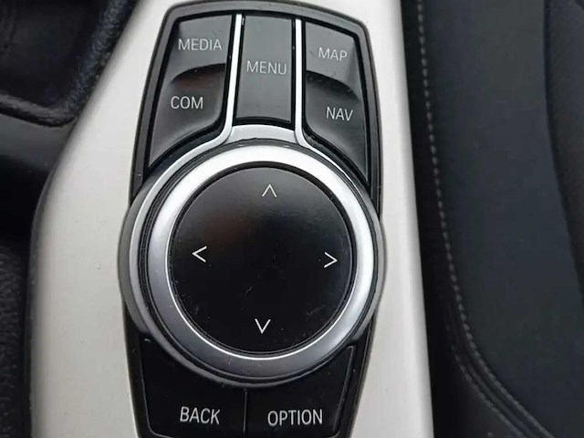 2019 bmw 118i hatchback personenauto - afbeelding 14 van  50