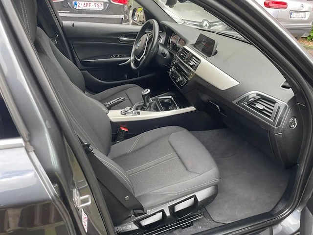 2019 bmw 118i hatchback personenauto - afbeelding 17 van  50
