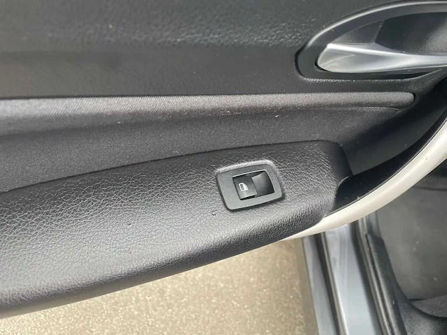 2019 bmw 118i hatchback personenauto - afbeelding 26 van  50