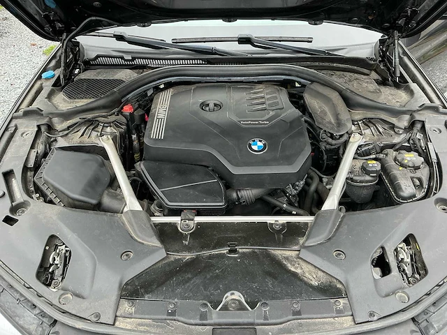 2019 bmw 520i g5l personenauto - afbeelding 9 van  19