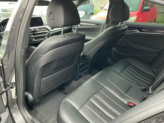 2019 bmw 520i g5l personenauto - afbeelding 18 van  19