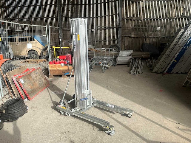 2019 böcker lmc 450 materiaallift - afbeelding 1 van  11