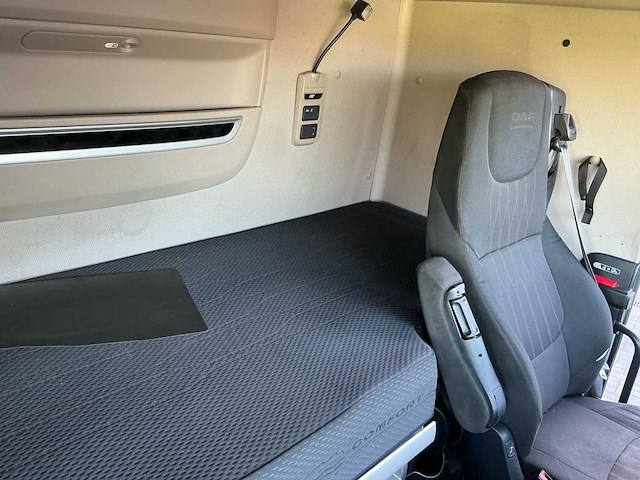 2019 daf xf 530 vrachtwagen - trekker - afbeelding 13 van  28