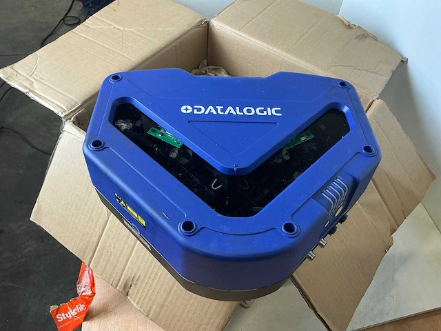 2019 datalogic dx8210-4100 industriële barcodescanner - afbeelding 1 van  7