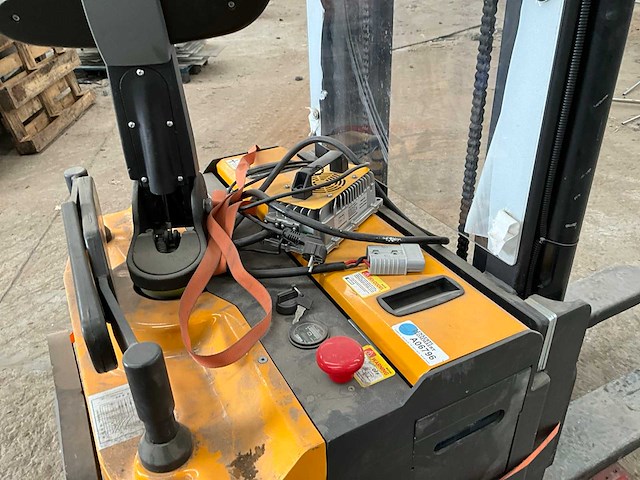 2019 electric stacker ua-aa15 stapelaar - afbeelding 2 van  2