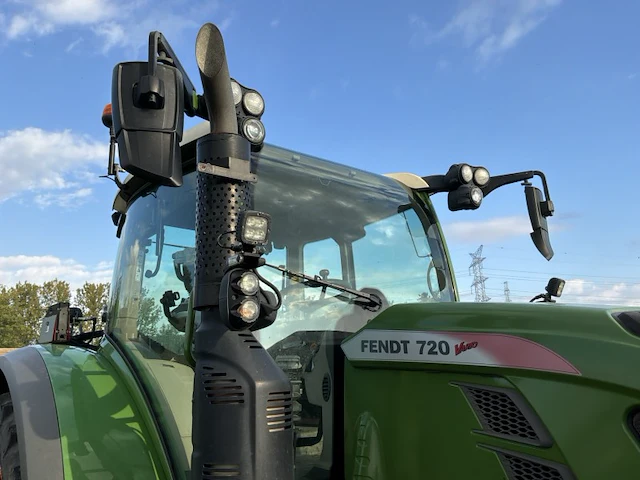 2019 fendt 720 vario vierwielaangedreven tractor - afbeelding 35 van  48