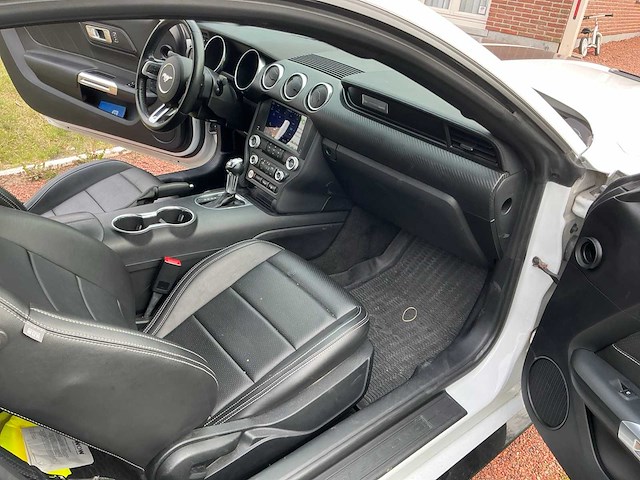 2019 ford mustang fastback personenauto - afbeelding 26 van  45