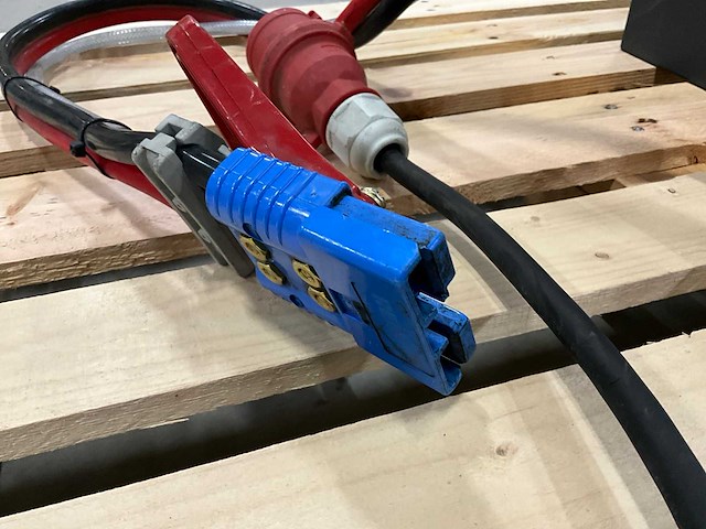 2019 hoppecke trak charger hf premium air acculader - afbeelding 4 van  5