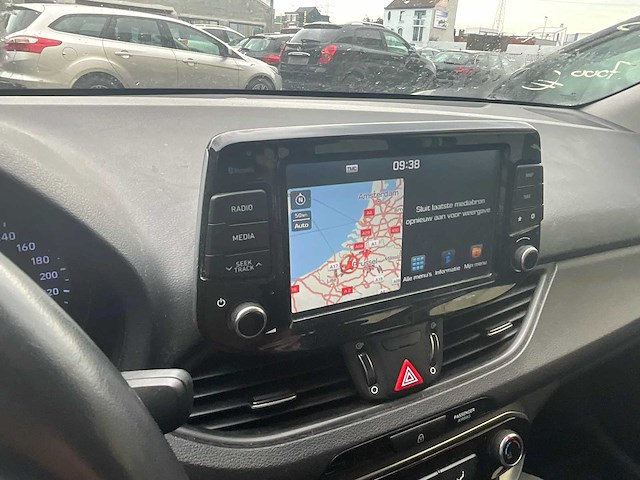 2019 hyundai i30 personenauto - afbeelding 9 van  25