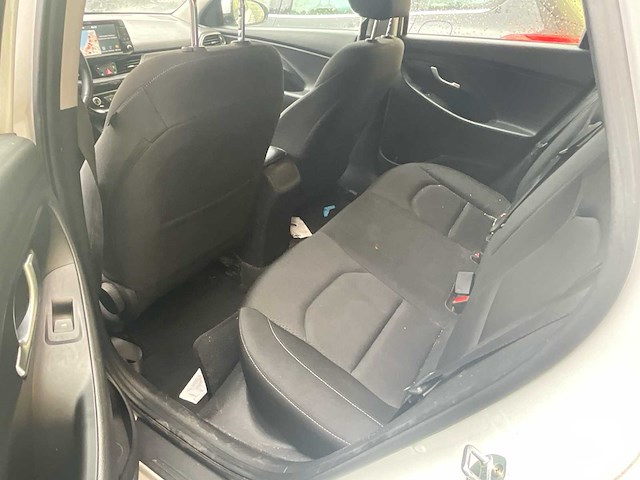 2019 hyundai i30 personenauto - afbeelding 7 van  27