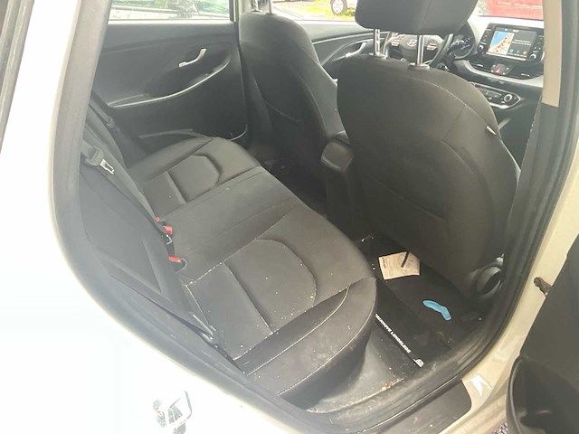 2019 hyundai i30 personenauto - afbeelding 24 van  27