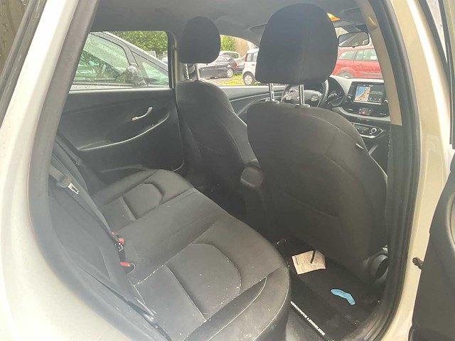 2019 hyundai i30 personenauto - afbeelding 25 van  27