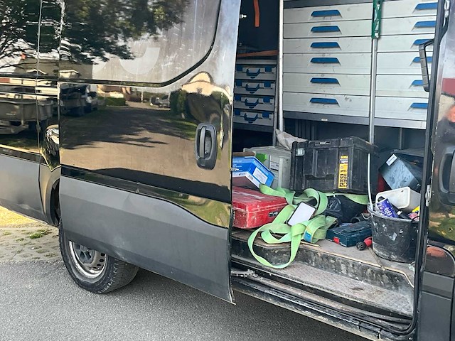 2019 iveco daily 35s18 - 3l - automaat- airco lichte vracht - afbeelding 33 van  52