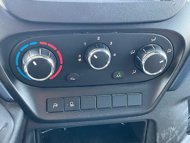 2019 iveco daily 35s18 - 3l - automaat- airco lichte vracht - afbeelding 6 van  11