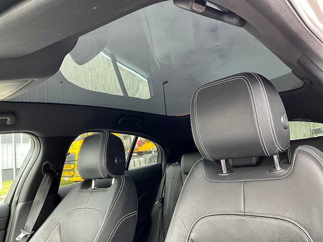 2019 jaguar ev400 i-pace personenauto - afbeelding 25 van  35