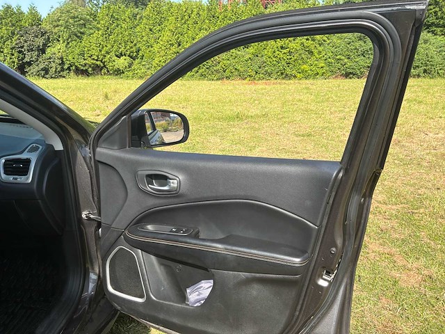2019 jeep compass car - afbeelding 31 van  46