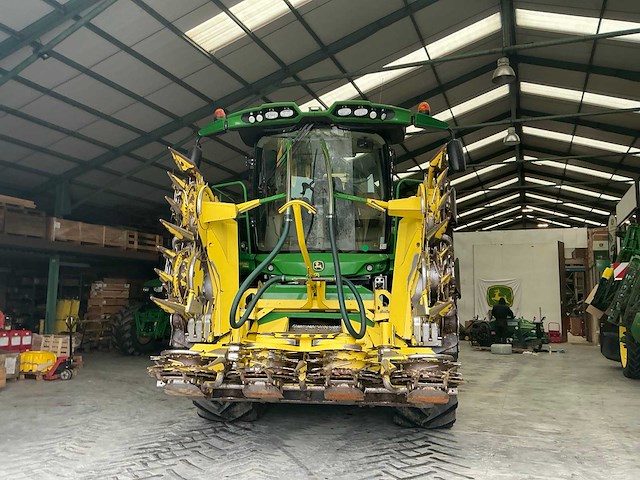 2019 john deere 8300 zelfrijdende veldhakselaar - afbeelding 8 van  15