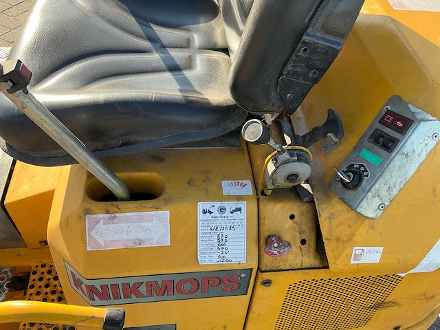 2019 knikmops 50 shovel - afbeelding 1 van  6