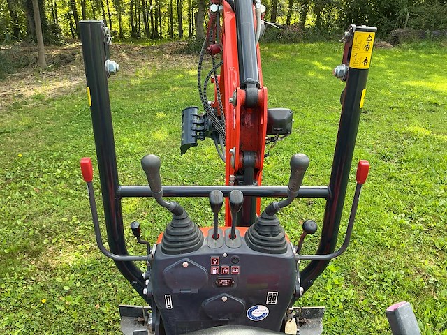2019 kubota u10-3 minigraafmachine met extra hydraulische leiding, sorteergrijper en 3 bakken - afbeelding 2 van  30