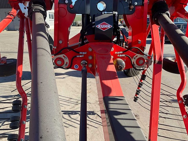 2019 kuhn ga8731 rake - afbeelding 9 van  16