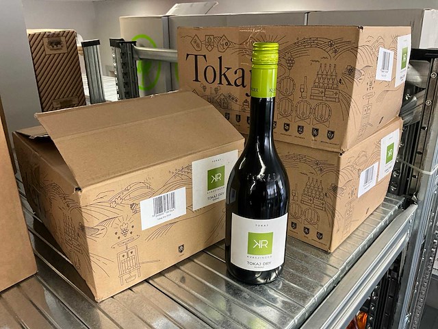 2019 kvaszinger kr witte wijn (16x) - afbeelding 1 van  3