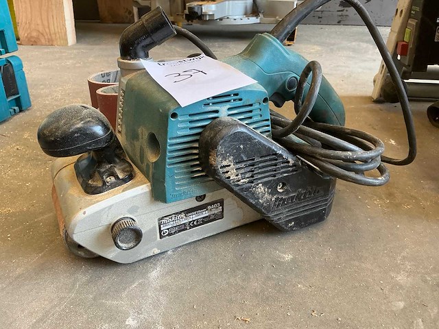 2019 makita 9403 bandschuurmachine - afbeelding 1 van  4