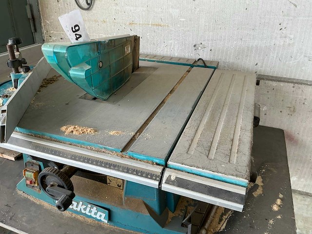 2019 makita mlt100n zaagtafel - afbeelding 3 van  5