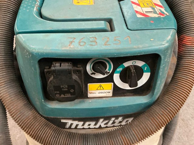 2019 makita vc2510l industriële stofzuiger - afbeelding 3 van  5
