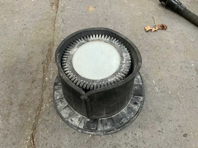 2019 makita vc2510l industriële stofzuiger - afbeelding 4 van  5