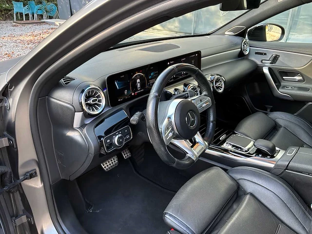 2019 mercedes-benz amg a 35 2.0 auto 2.0 benzine – 306 pk – automatisch – 2019 - afbeelding 21 van  60