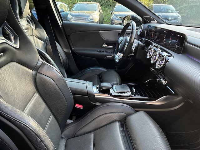 2019 mercedes-benz amg a 35 2.0 auto 2.0 benzine – 306 pk – automatisch – 2019 - afbeelding 46 van  60