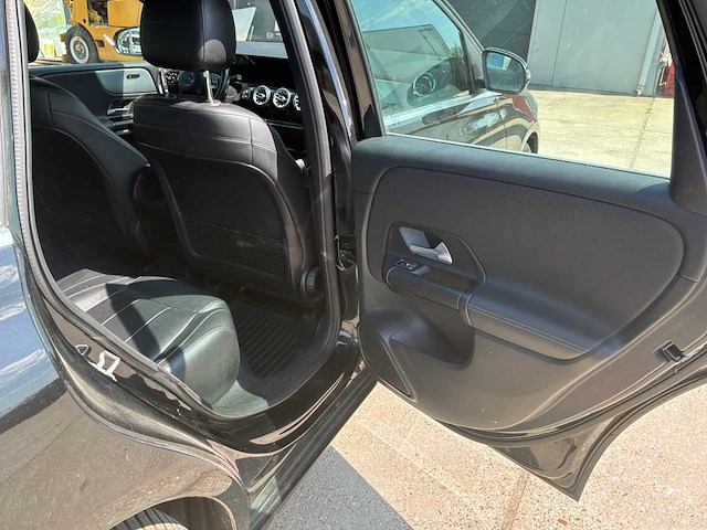 2019 mercedes-benz b 180 personenauto - afbeelding 20 van  36
