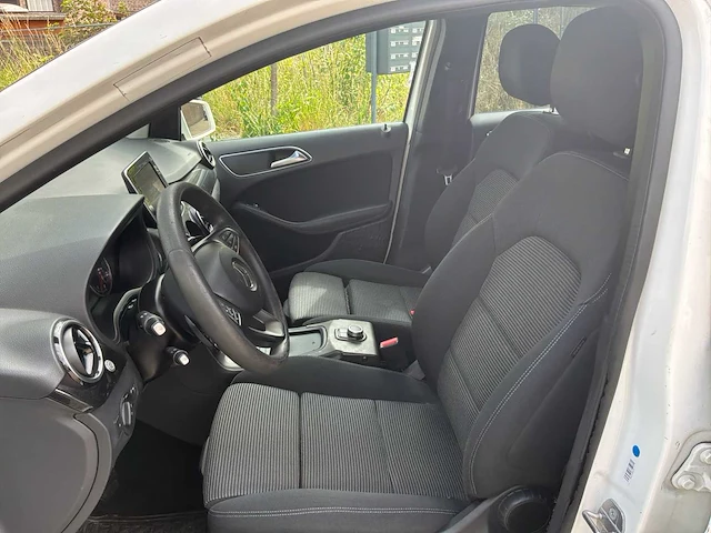 2019 mercedes-benz b-klasse 220d ambition auto - afbeelding 11 van  65