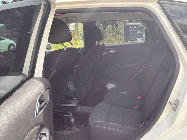 2019 mercedes-benz b-klasse 220d ambition auto - afbeelding 21 van  65