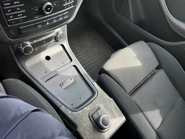 2019 mercedes-benz b-klasse 220d ambition auto - afbeelding 17 van  65