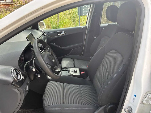 2019 mercedes-benz b-klasse 220d ambition auto - afbeelding 11 van  65