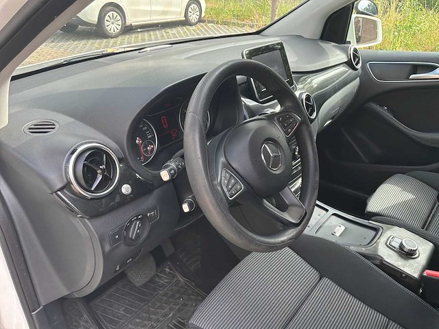 2019 mercedes-benz b-klasse 220d ambition auto - afbeelding 13 van  65