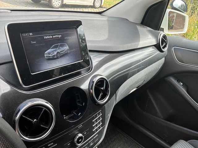 2019 mercedes-benz b-klasse 220d ambition auto - afbeelding 18 van  65
