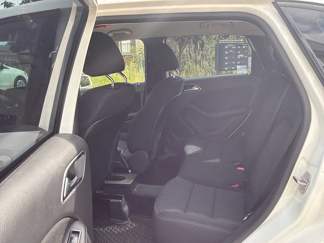 2019 mercedes-benz b-klasse 220d ambition auto - afbeelding 21 van  65