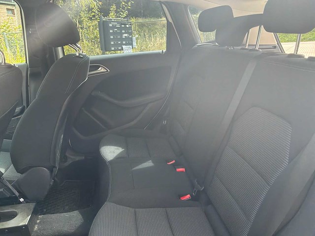 2019 mercedes-benz b-klasse 220d ambition auto - afbeelding 22 van  65