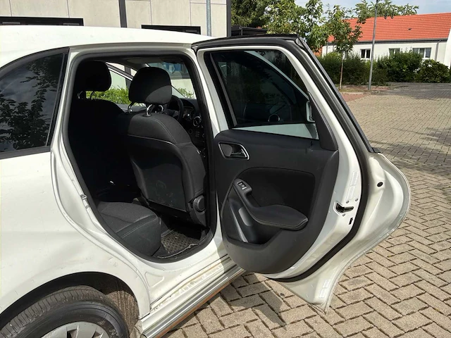 2019 mercedes-benz b-klasse 220d ambition auto - afbeelding 37 van  59