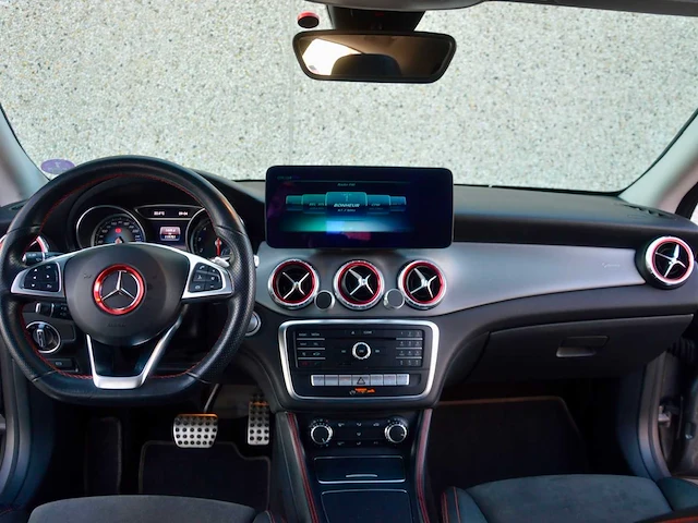 2019 mercedes-benz cla 180 schietremauto - afbeelding 11 van  37