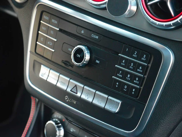 2019 mercedes-benz cla 180 schietremauto - afbeelding 24 van  37