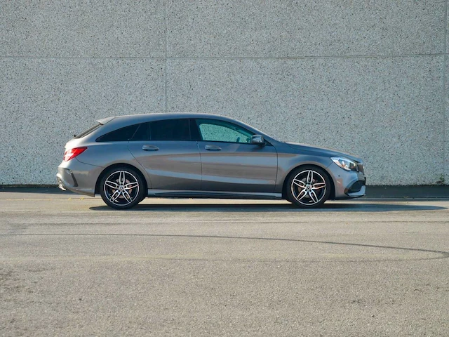2019 mercedes-benz cla 180 schietremauto - afbeelding 34 van  37