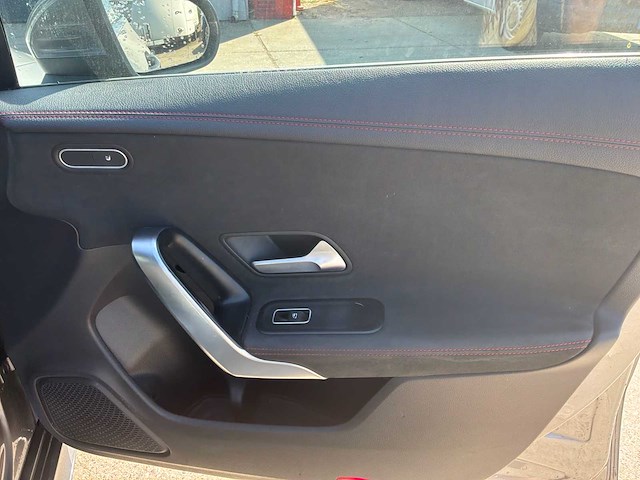 2019 mercedes-benz cla 180d personenauto - afbeelding 25 van  40