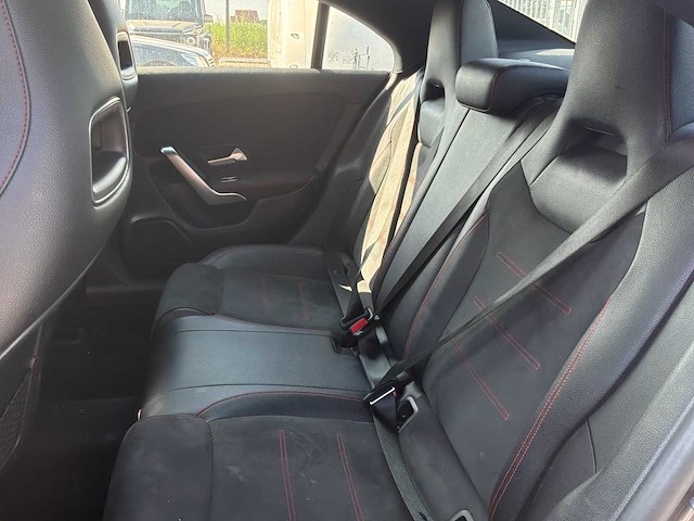 2019 mercedes-benz cla 180d personenauto - afbeelding 18 van  40