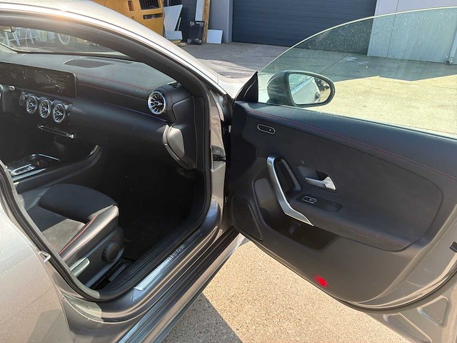 2019 mercedes-benz cla 180d personenauto - afbeelding 24 van  40