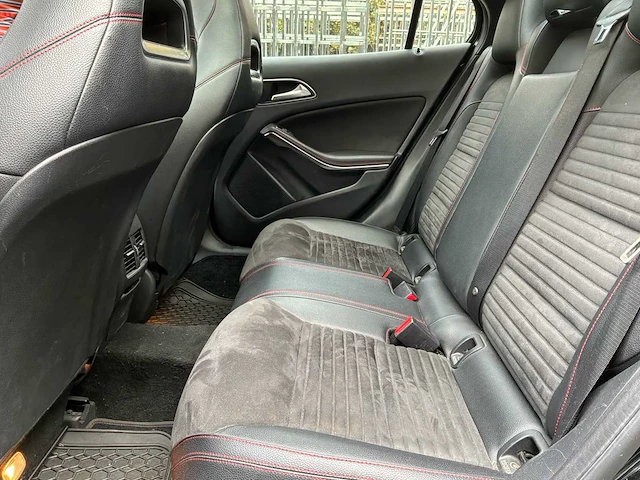 2019 mercedes-benz gla x156 gla 180 auto - afbeelding 14 van  29