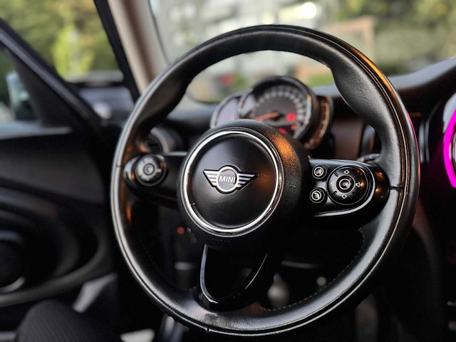 2019 mini one car 1,5 benzine 102 pk – 2019 – 92.764 km – handgeschakeld – belgische documenten - afbeelding 14 van  17